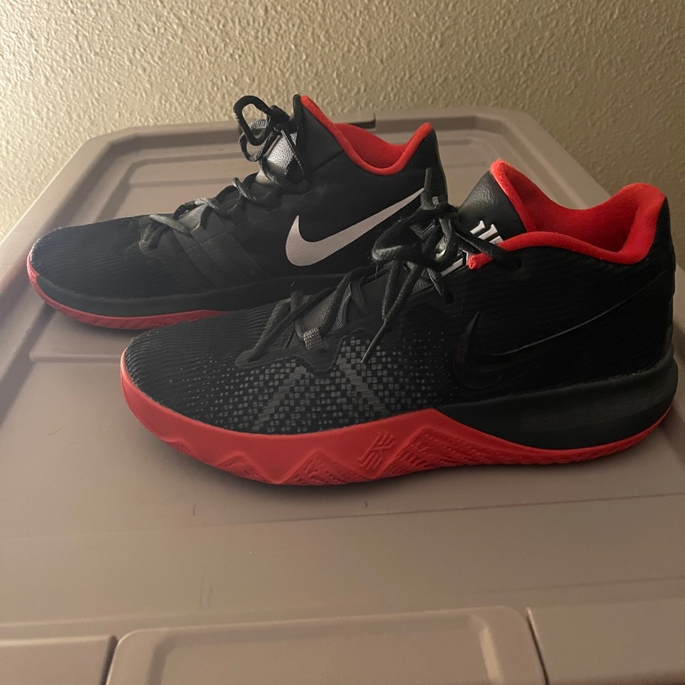 Nike Men’s Kyrie Sneakers